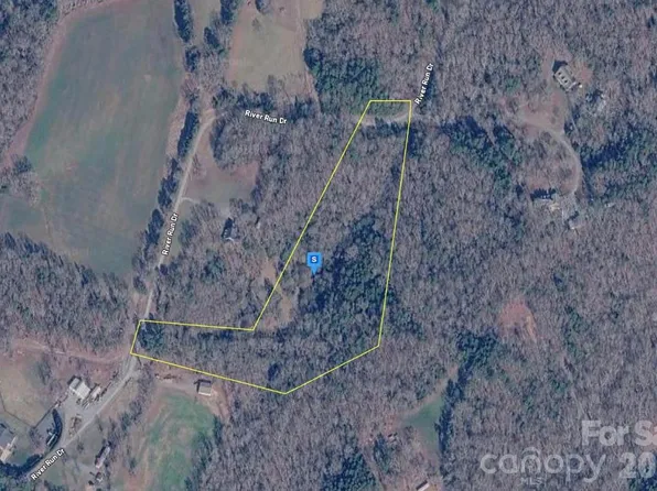 6000 River Run Dr, Marshville, NC 28103
