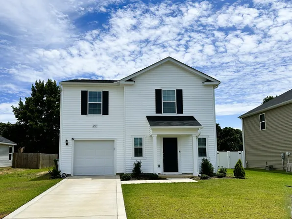 240 Melbourne Dr, Raeford, NC 28376