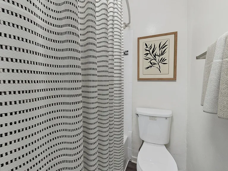 Roscoe Terrace — Photo 19