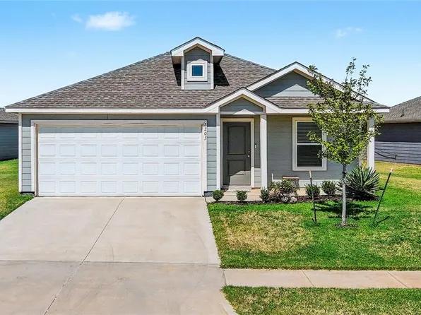 2205 Claire Dr, Yukon, OK 73099
