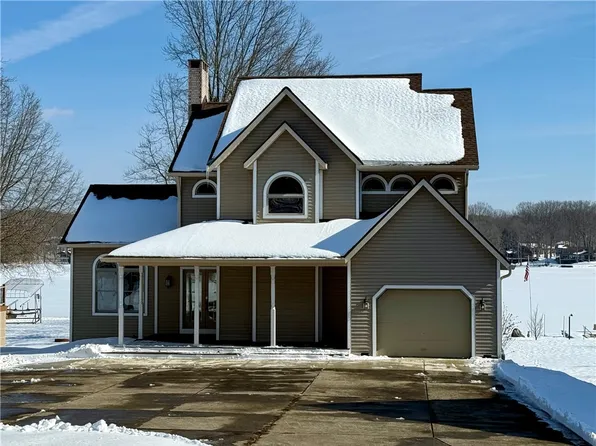 868 Latonka Dr, Mercer, PA 16137