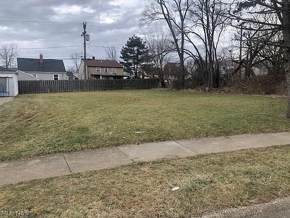 3rd image of Luelda Ave