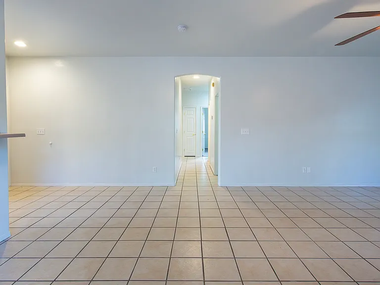 392 Falcon Ct — Photo 15