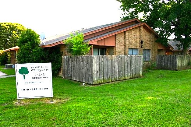 Shade Tree Apts Exterior