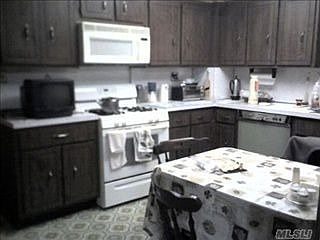 3rd image of 8060 161st St