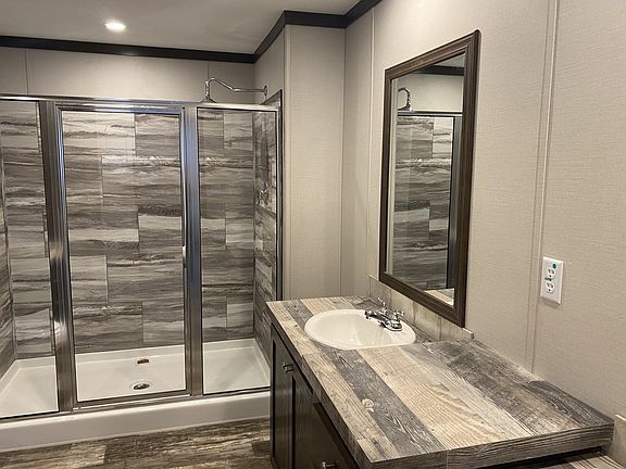 3rd image of 3351 Killingsworth Ln #437