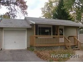 2441 Wellesley Dr photo 1