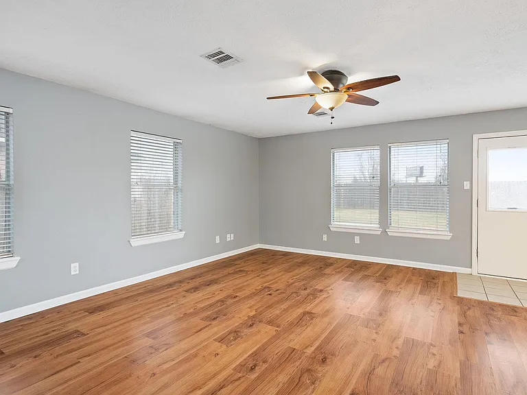 139 Horn Ct — Photo 12