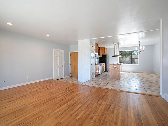 3rd image of 7 Robertson Rd