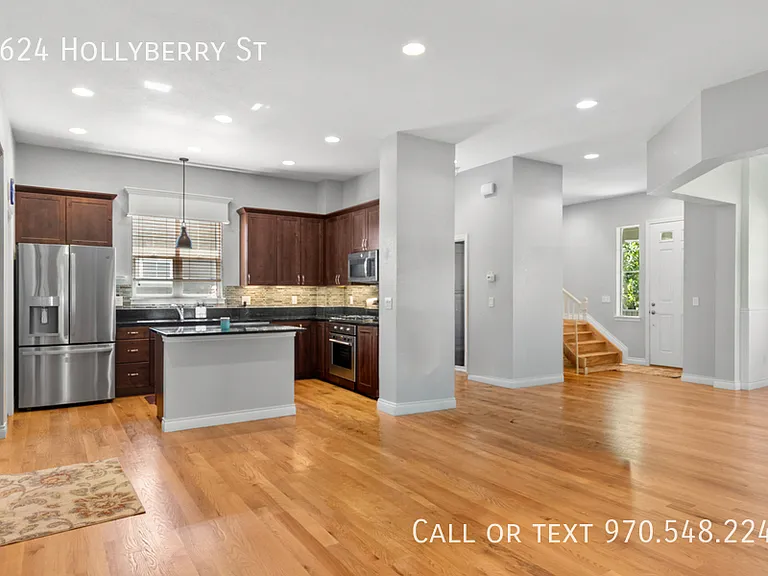 1624 Hollyberry St — Photo 8