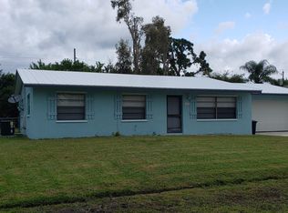 1347 SE Petunia Ave, Port Saint Lucie, FL 34952
