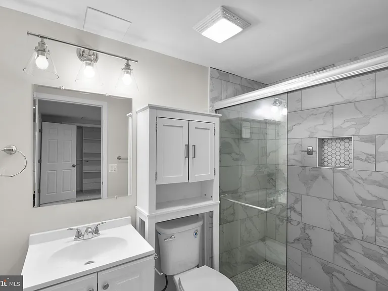 2407 Alsop Ct — Photo 31