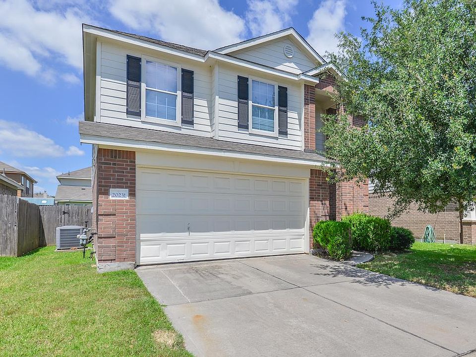 1st image of 20231 Niagara Falls Dr