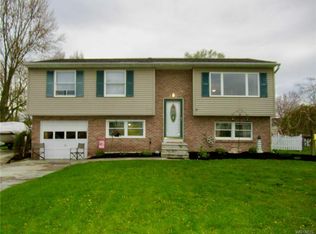 270 Tracey Ln, Grand Island, NY 14072