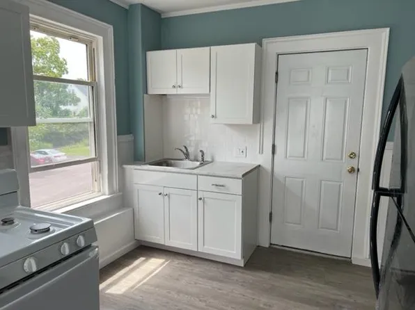 27 Spring St #2, Middletown, CT 06457