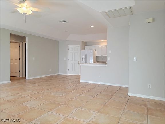 5th image of 4020-4022 SW 7th Pl