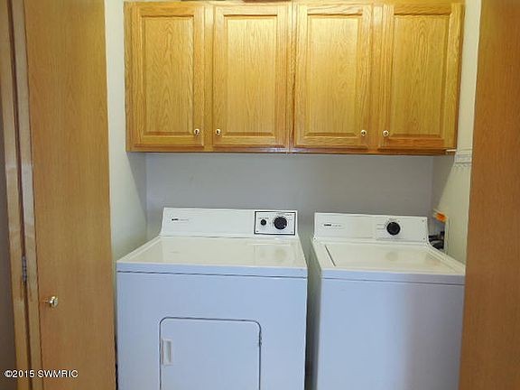 4th image of 134 W Divina Dr #134