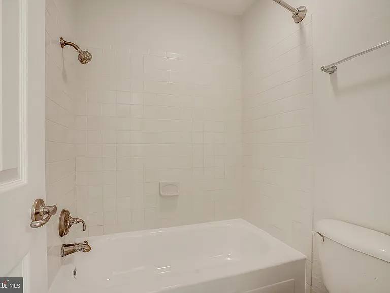 75 S Reynolds St #403 — Photo 21