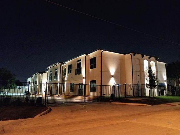 2nd image of 1514 E 15th St #8