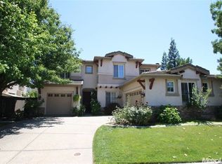 9948 W Taron Dr, Elk Grove, CA 95757