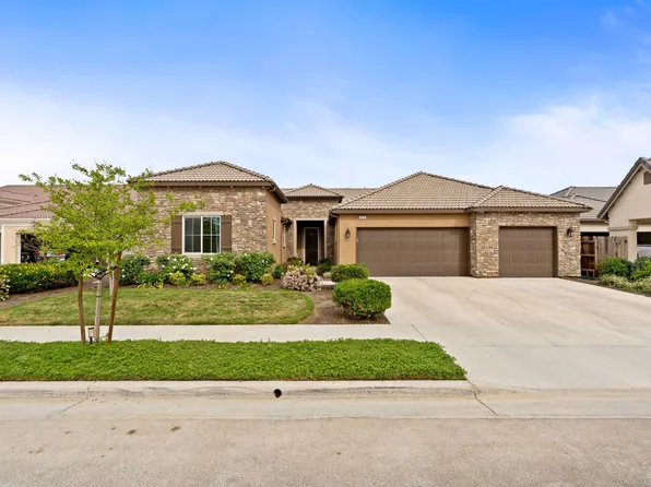 3428 N Crenshaw Court, Visalia, CA 93291