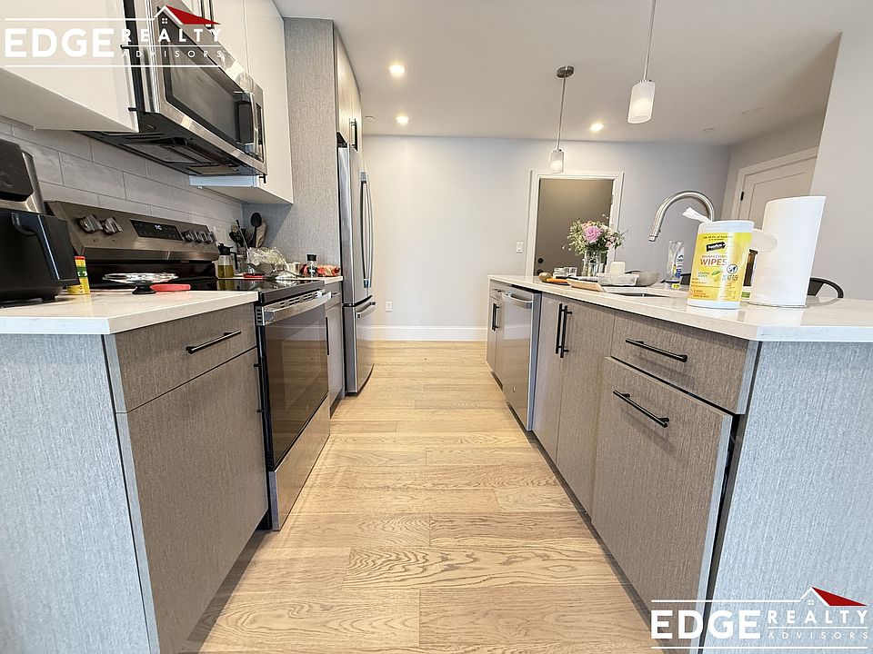 1st image of 425 Market St #206