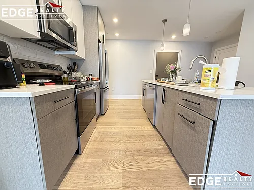 425 Market St #206 Photo 1