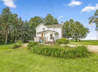 9311 State Line Rd, Capron, IL 61012