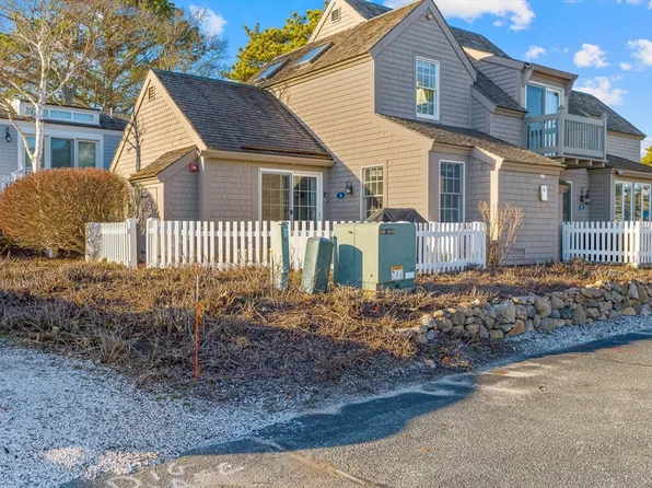 6 Hammock Pond Rd #6, Mashpee, MA 02649