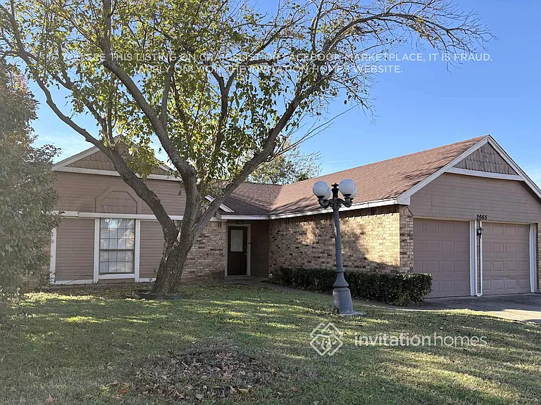 2665 Claremont Dr — Photo 2