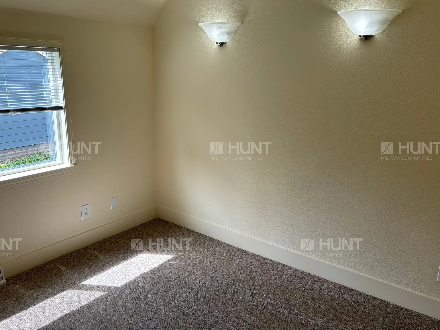 3 bed, 2.5 bath, 1264 sqft, $2,614 — Photo 3