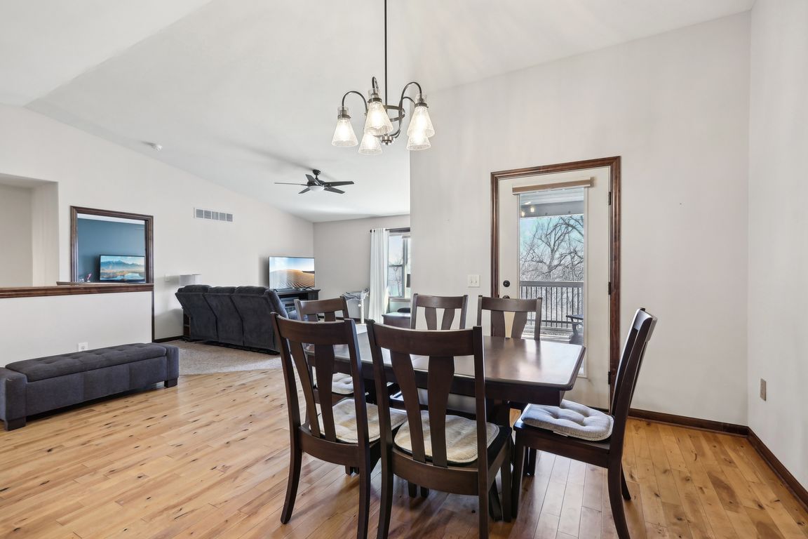 Creekside Ct-011.jpg