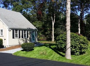 17 Captain Lijahs Rd, Centerville, MA 02632