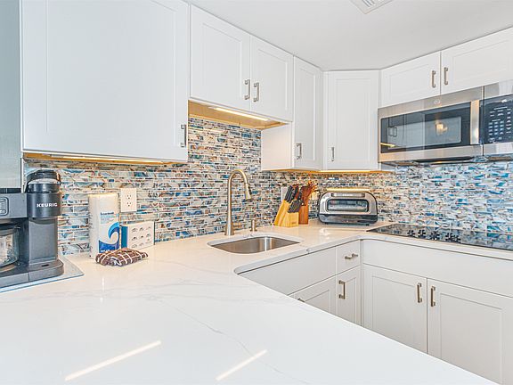 4th image of 1605 S Ocean Blvd. #606