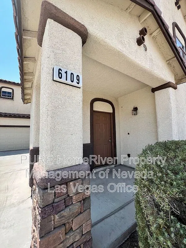 3 bed, 2.5 bath, 1521 sqft, $1,775 — Photo 2