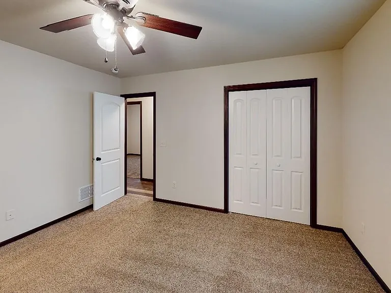 598 Westwind Rd — Photo 7