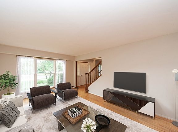 5th image of 635 Vernon Ct N