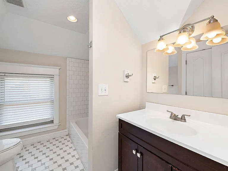 34th Street Duplex — Photo 16