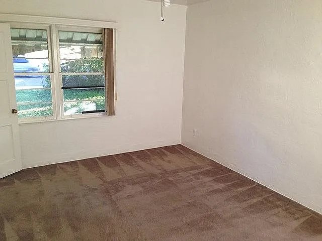 514 W 9th St — Photo 2