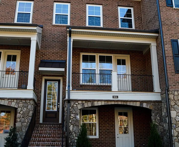 804 Bankston Woods Way — Photo 2