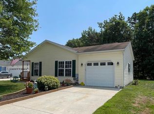 19 Knollwood Dr, Mays Landing, NJ 08330