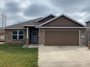 7135 Beechwood Dr, Angleton, TX 77515