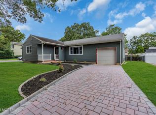 652 Berkeley Ave, Beachwood, NJ 08722