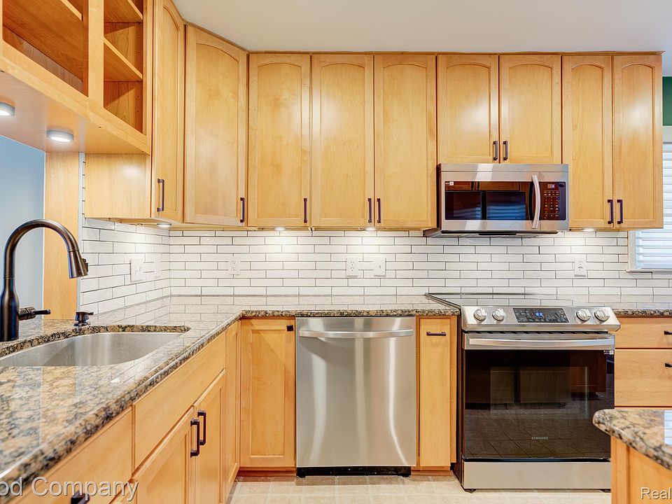 1024 Wyandotte Ave, photo 11