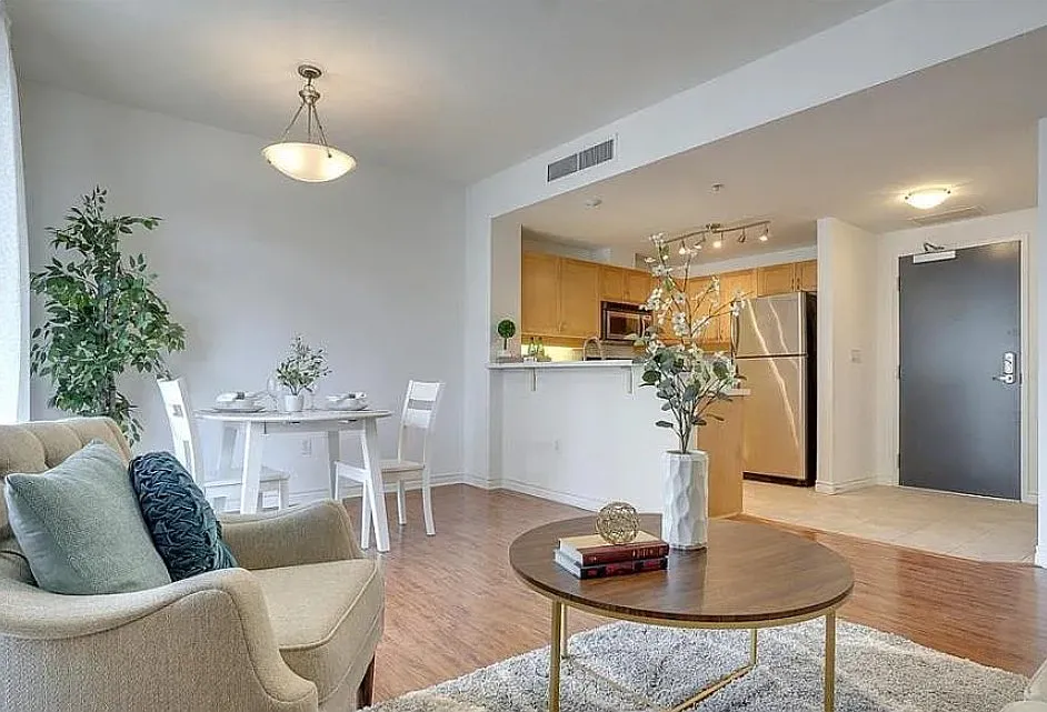 1 bed, 695 sqft, $3,195 — Photo 4