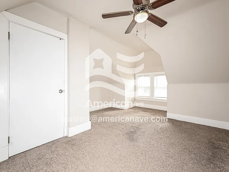 540329_011_bedroom_10.jpg
