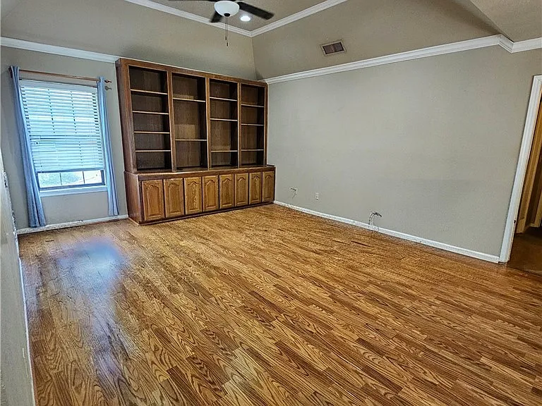 7402 Bourget Dr — Photo 11