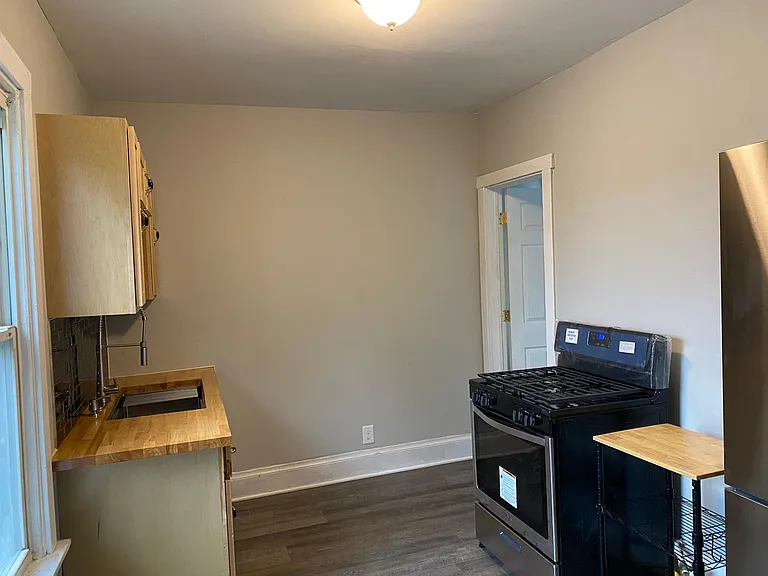 4326 Forest Ave — Photo 10
