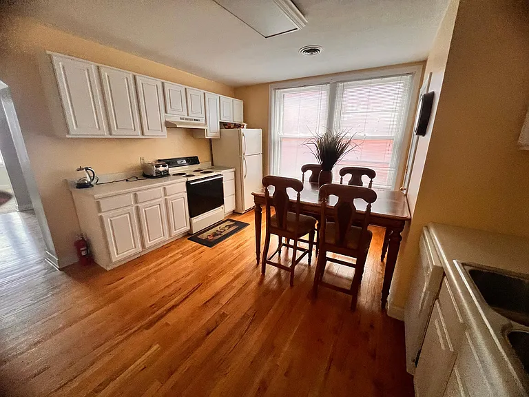 300 E 3rd St #2E — Photo 11