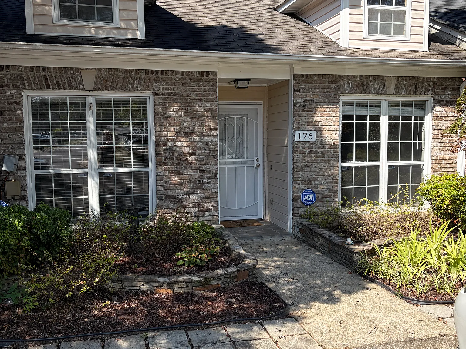 2 bed, 1100 sqft, $1,500 — Photo 1